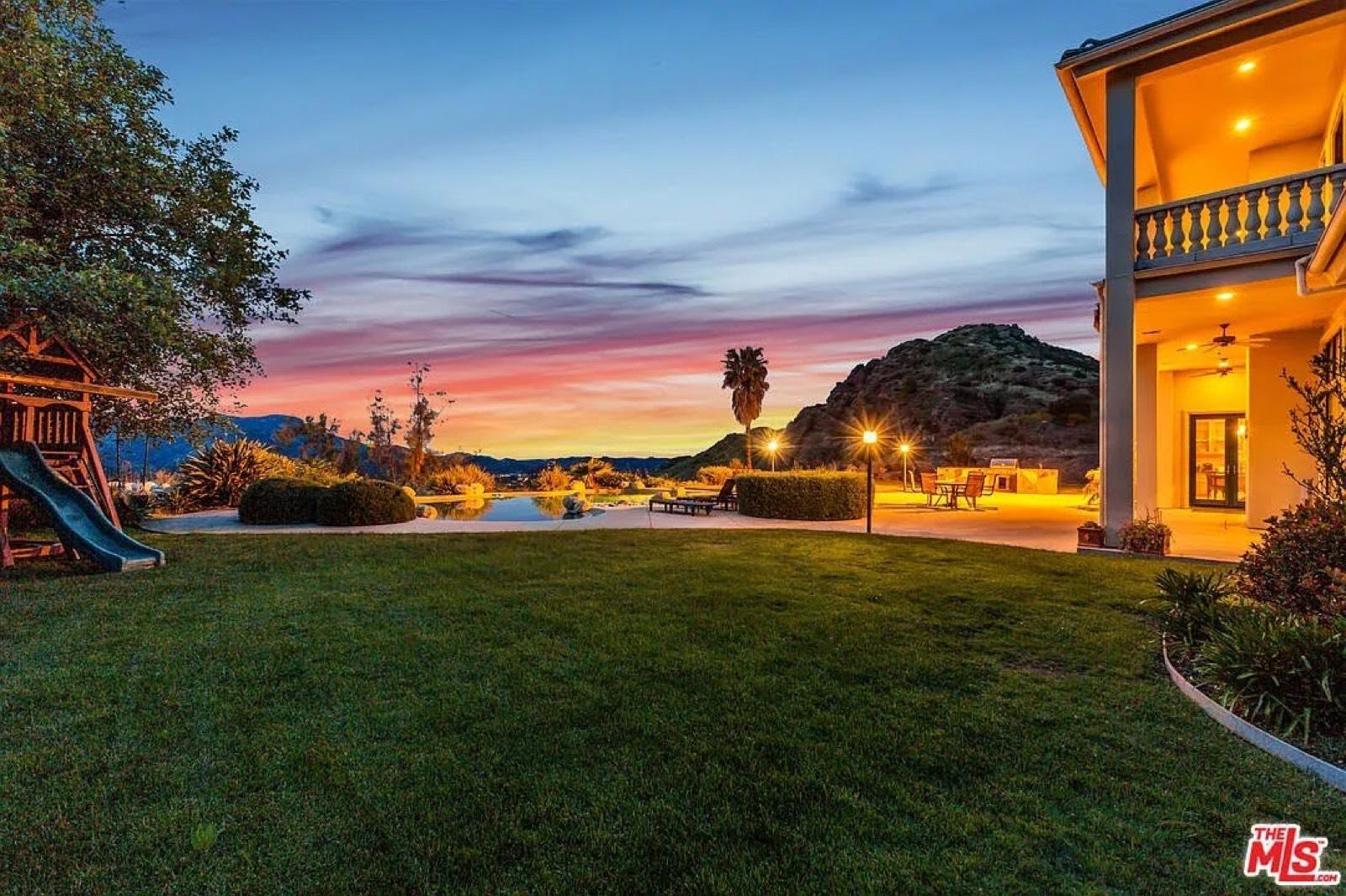 Malibu Mountains Hills House — photo 9