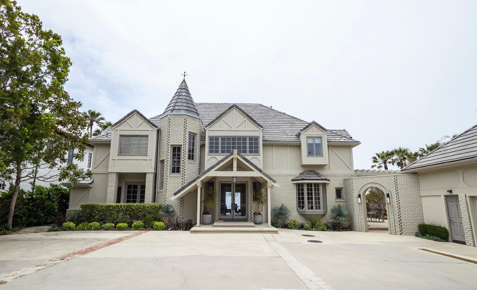 Malibu Stone Mansion — photo 2