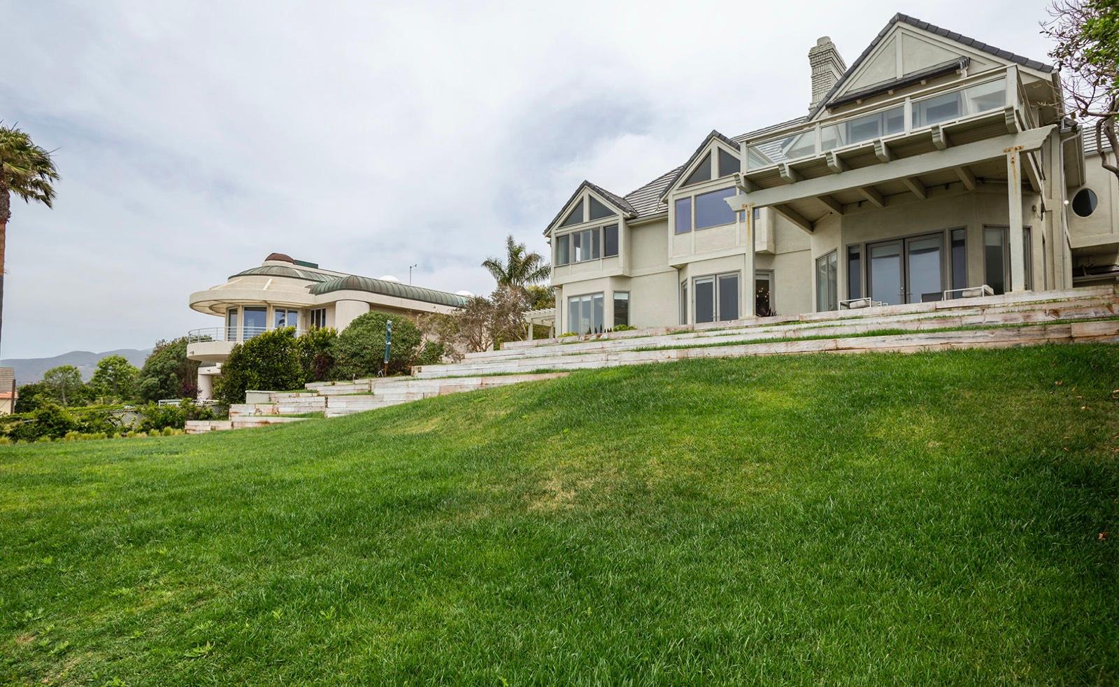 Malibu Stone Mansion — photo 6