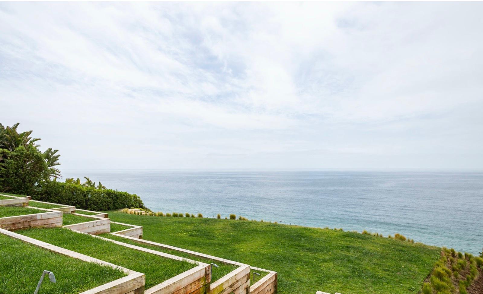 Malibu Stone Mansion — photo 11