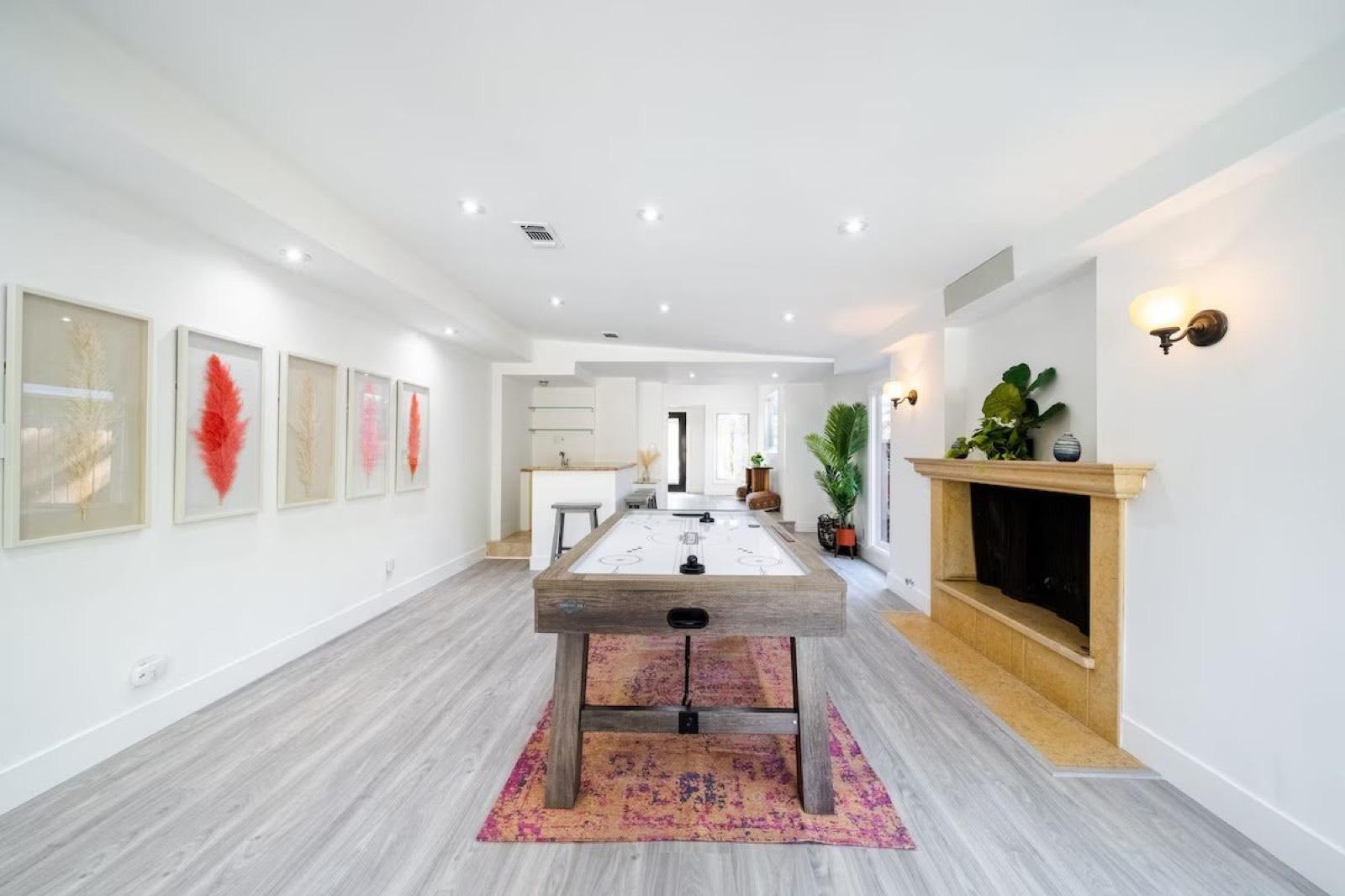 mansion 5BR Pool and Game Room — photo 3