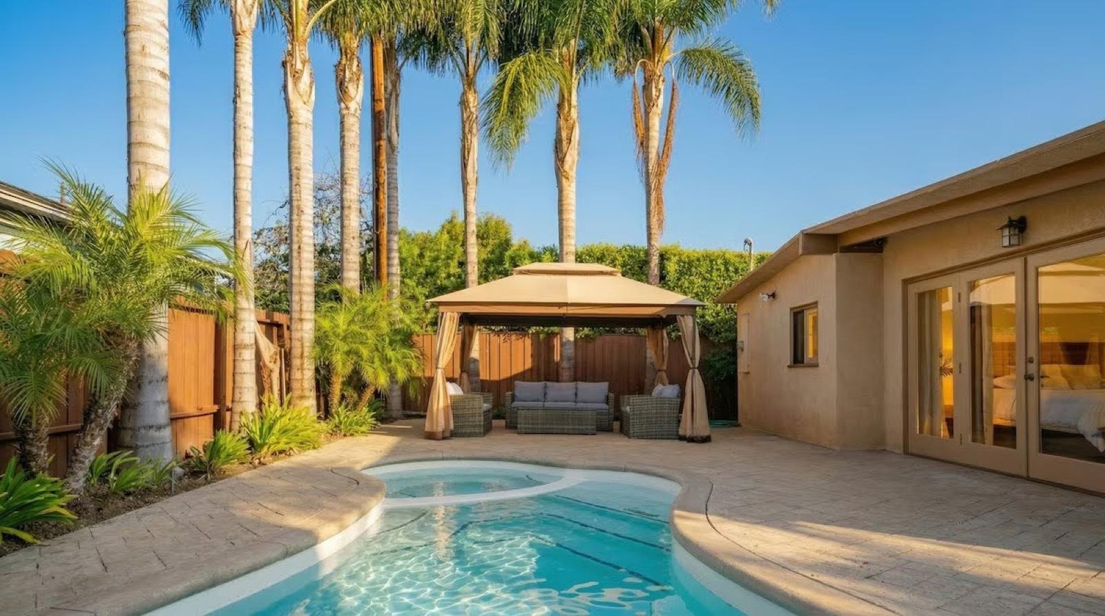 mansion 5BR Pool and Game Room — photo 1