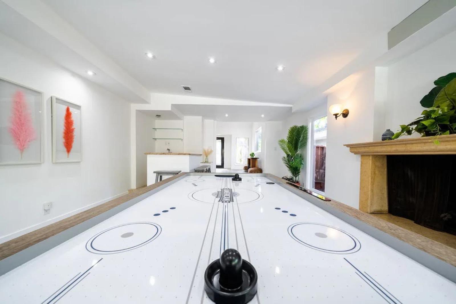 mansion 5BR Pool and Game Room — photo 4