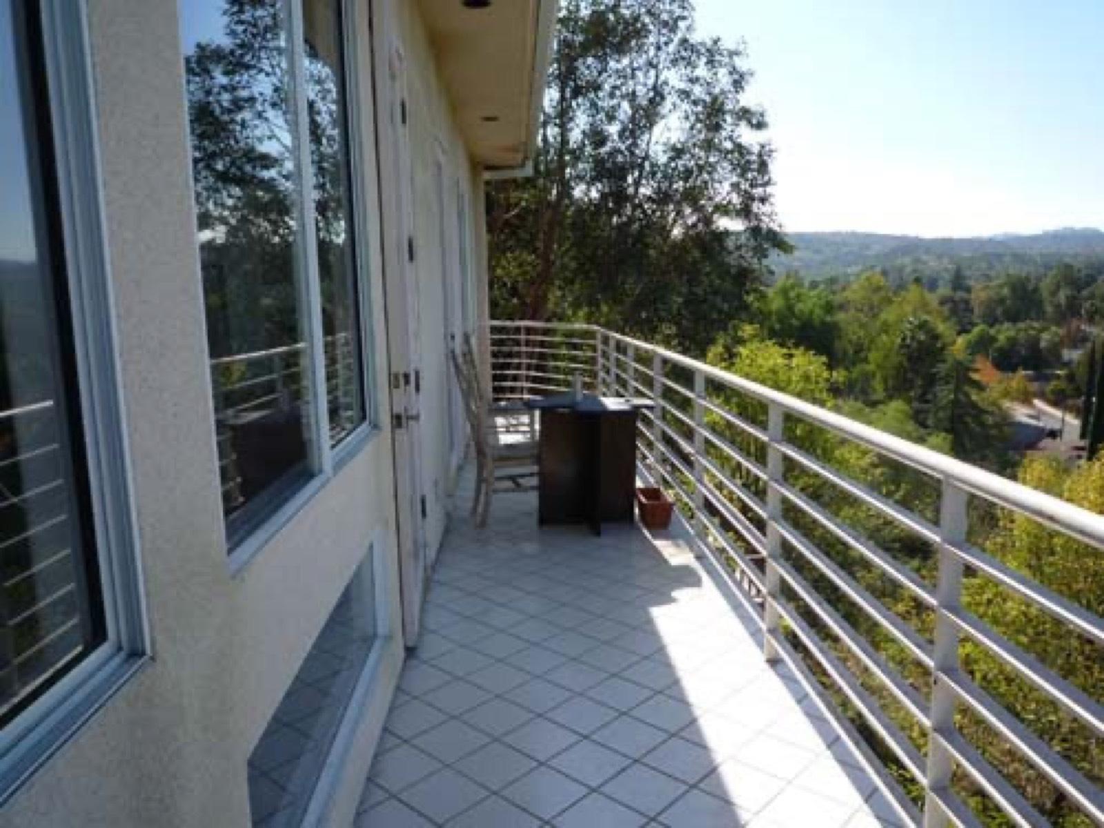 Mario's Woodland Hills House — photo 8
