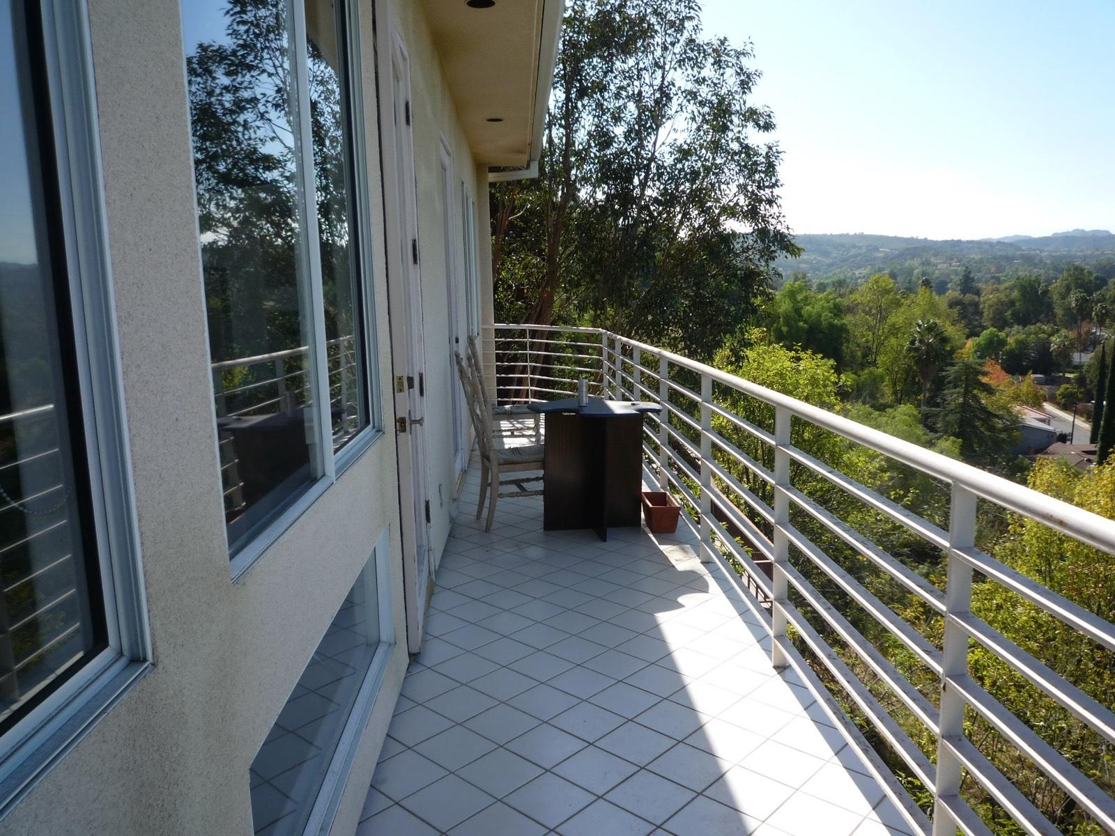 Mario's Woodland Hills House — photo 9