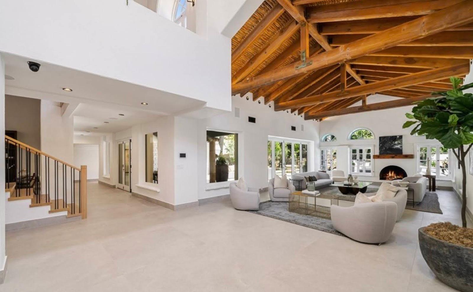 MB S Encino Spanish Modern Basketball Mansion — photo 5