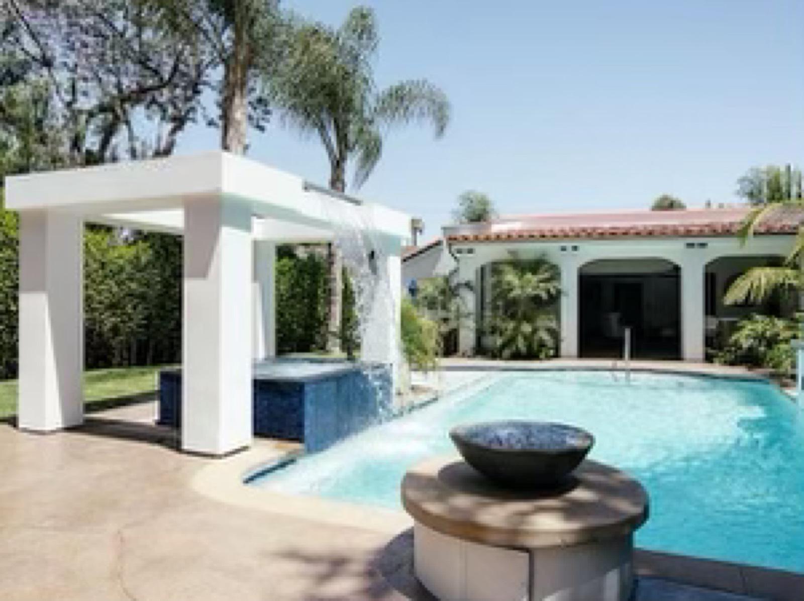MB S Spanish Waterfall home — photo 6
