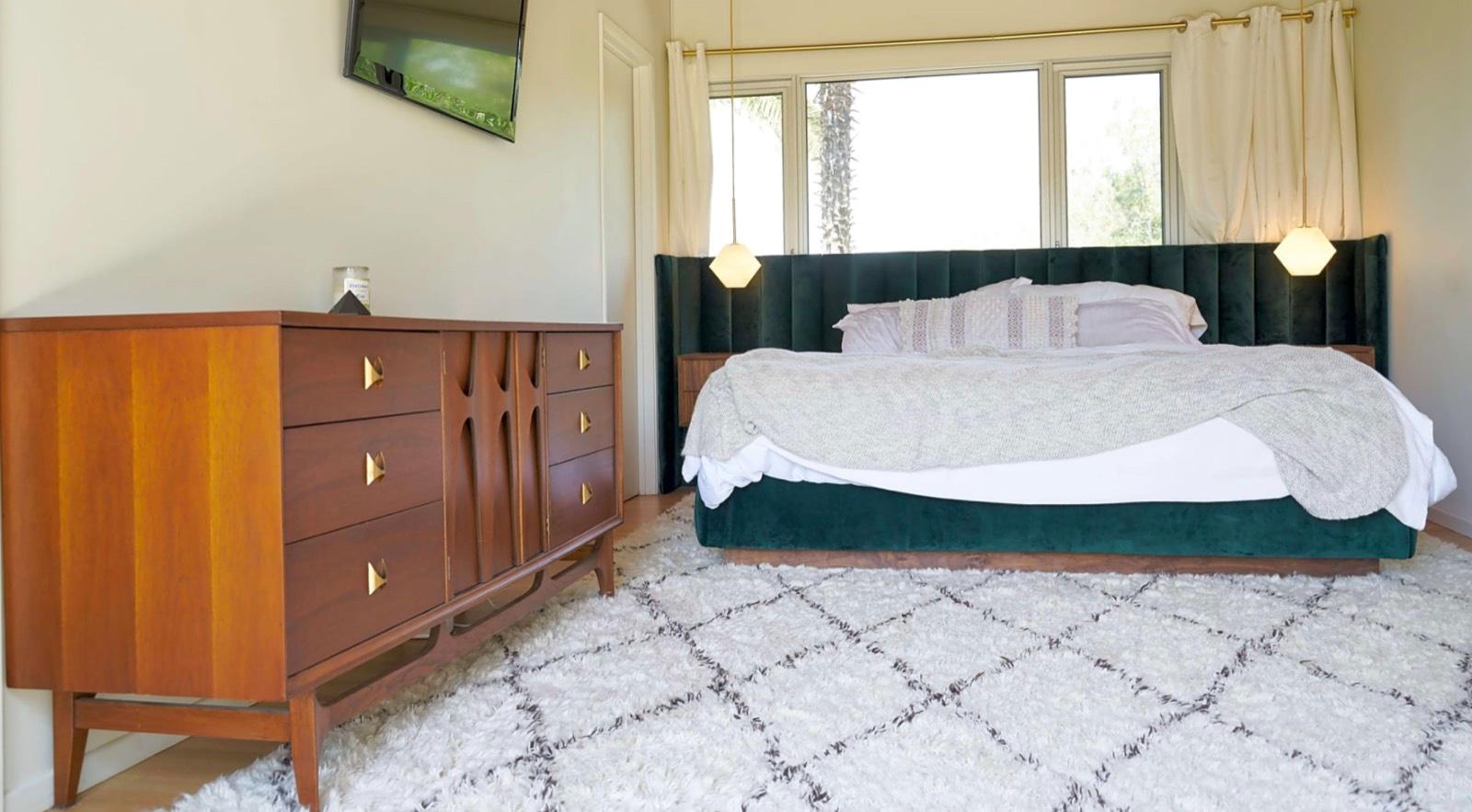 MD's Midcentury View Home — photo 11