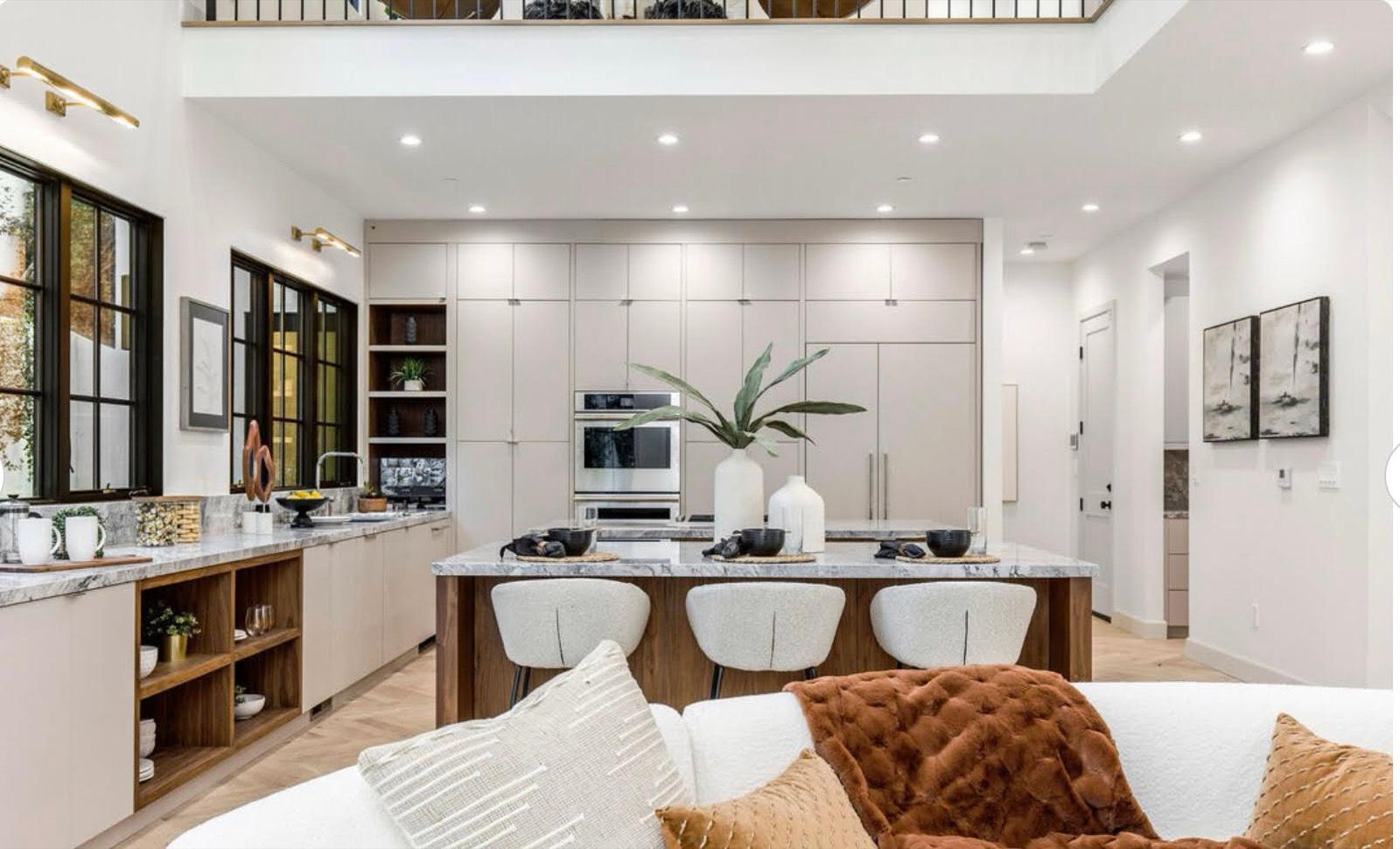 ME S Modern Comfy Glamor House — photo 12