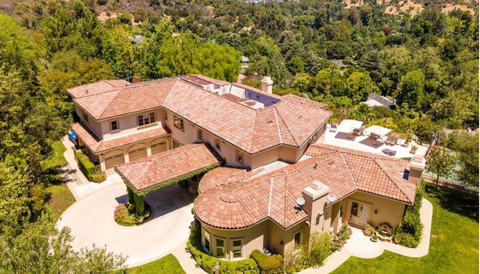 Med Mansion Tennis Estate — photo 1