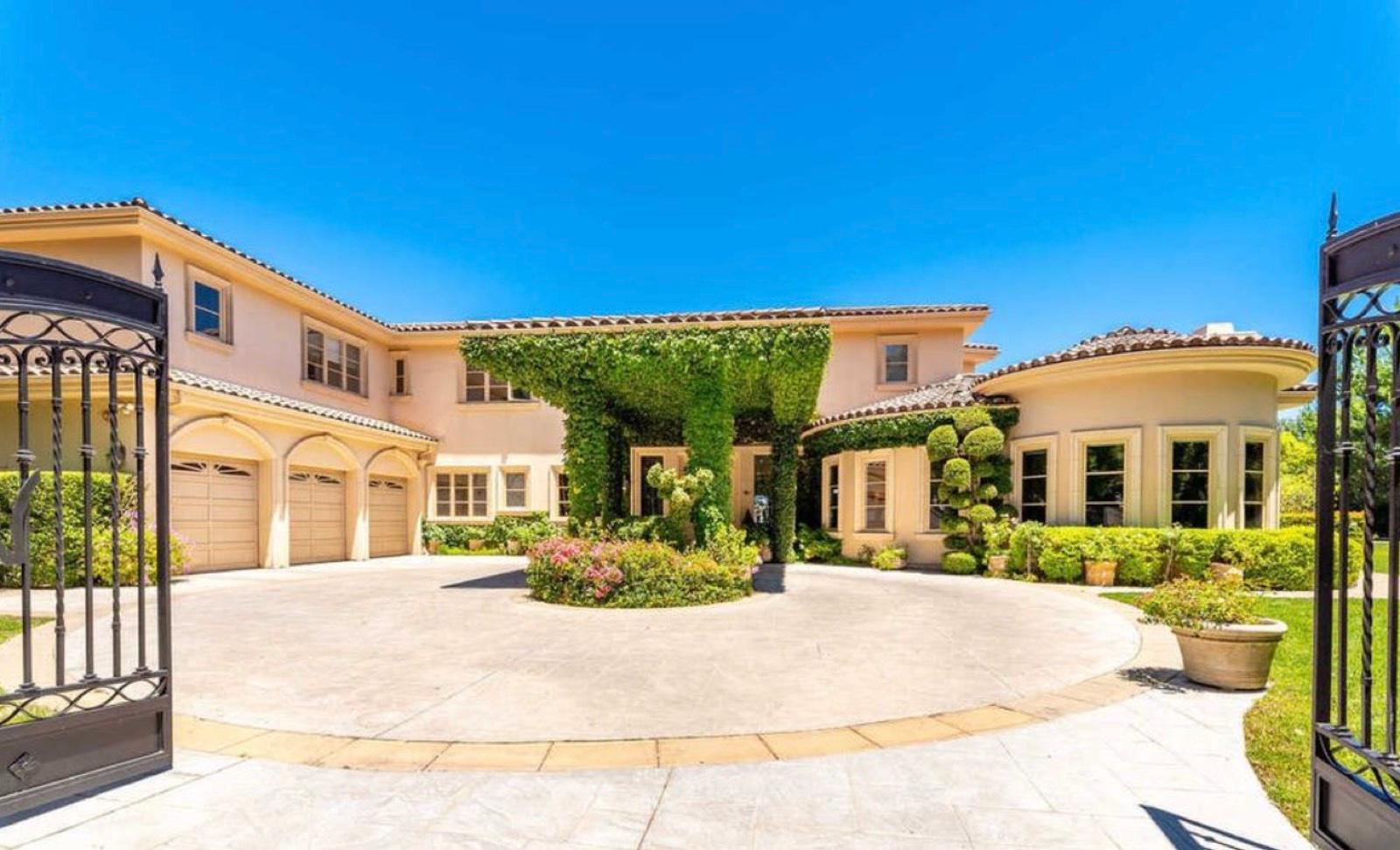 Med Mansion Tennis Estate — photo 5