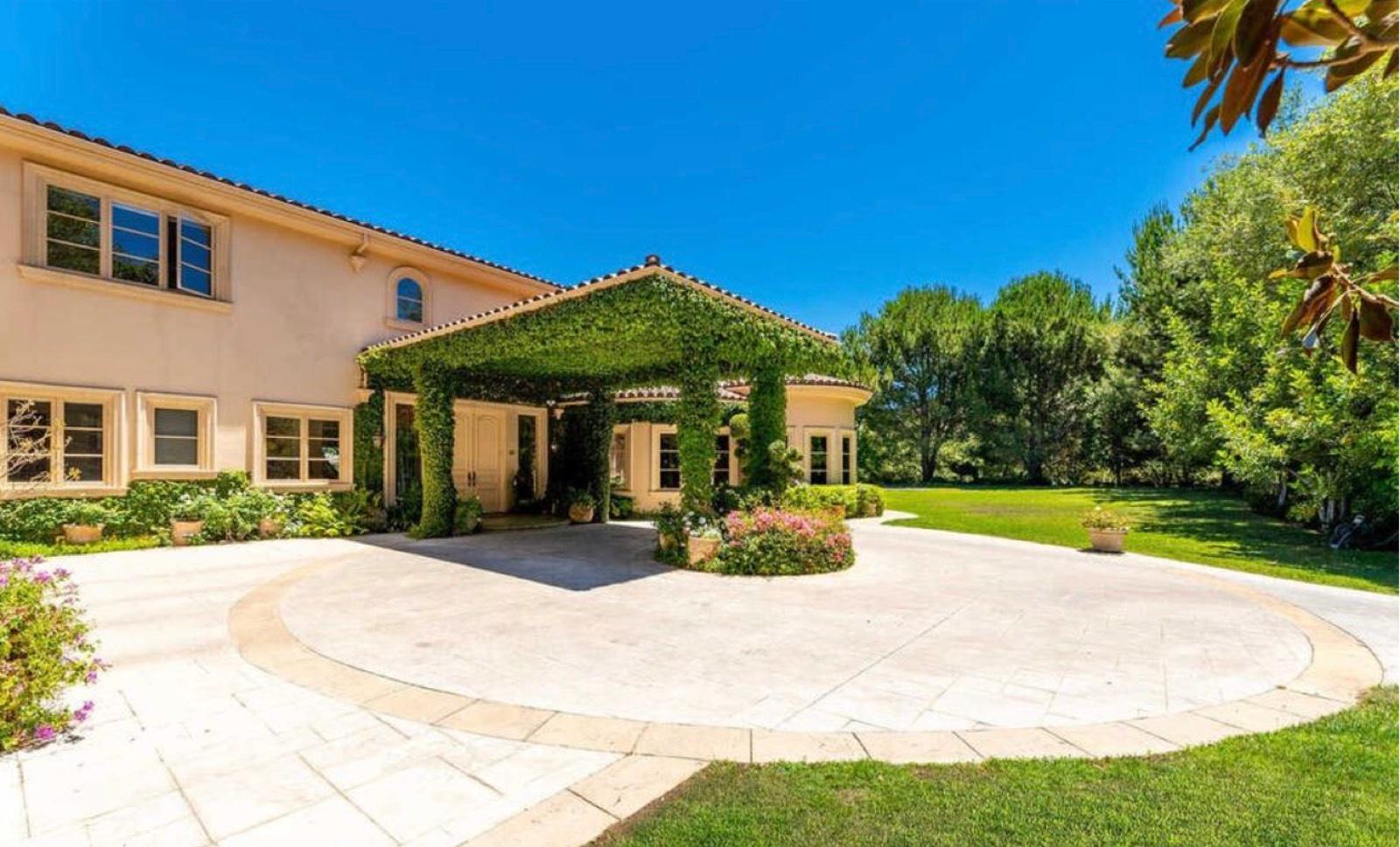 Med Mansion Tennis Estate — photo 6