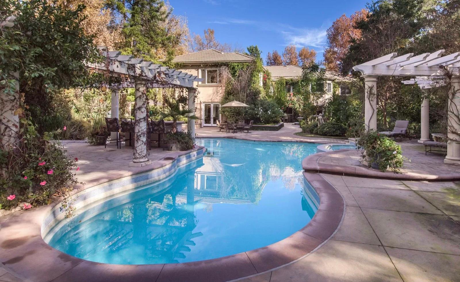 Mediterranean Mansion Compound — photo 3