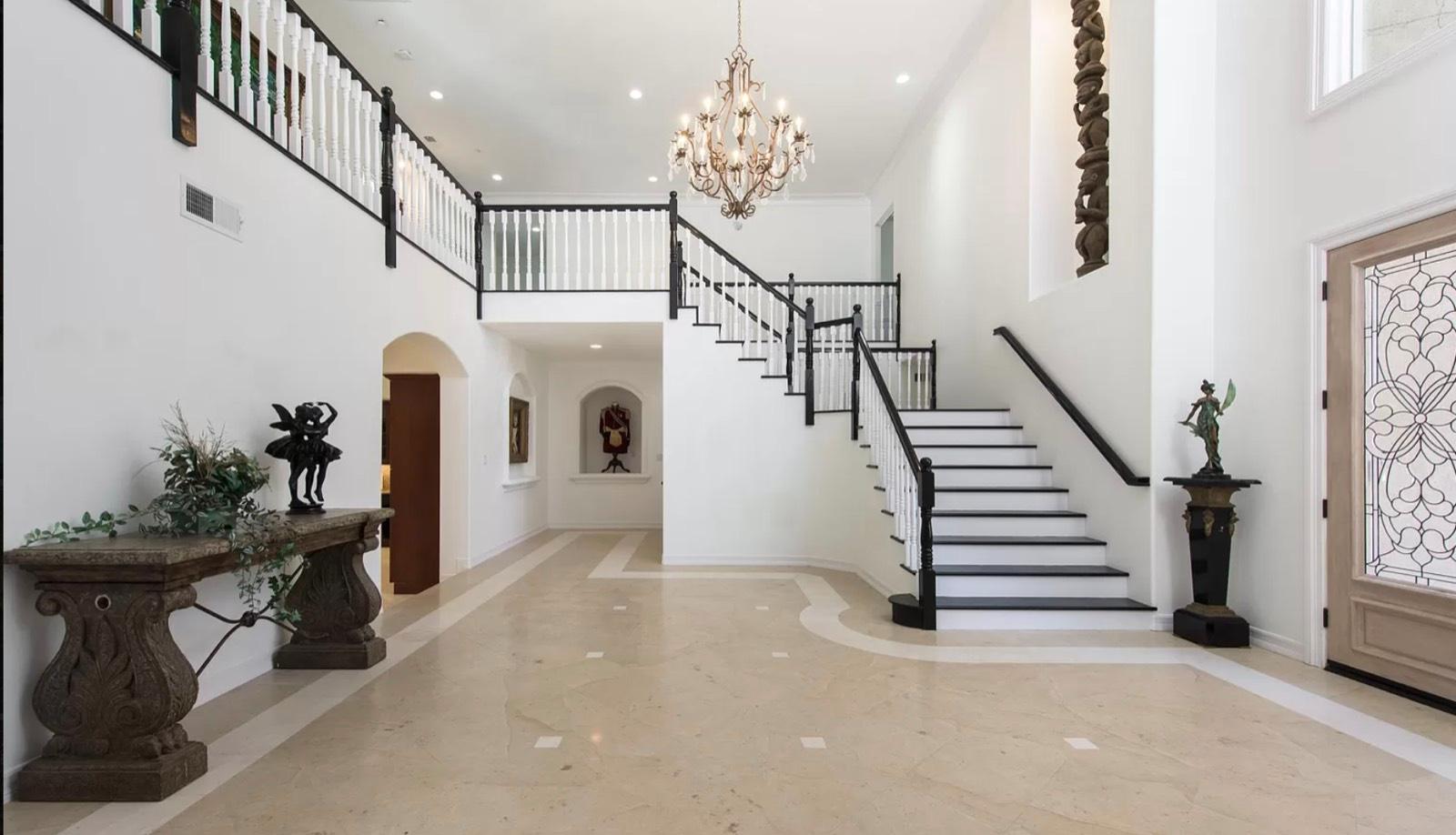Mediterranean Mansion Compound — photo 12