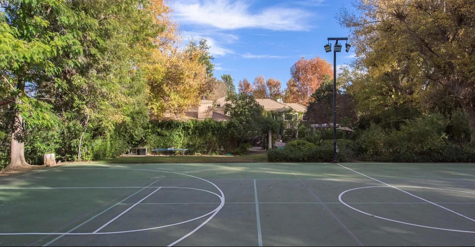 Mediterranean Mansion Compound — photo 4