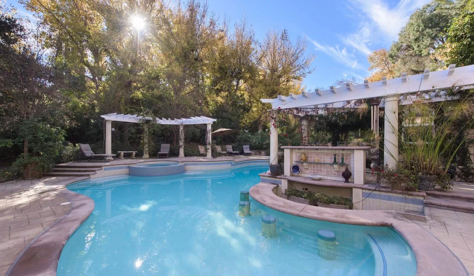 Mediterranean Mansion Compound — photo 7