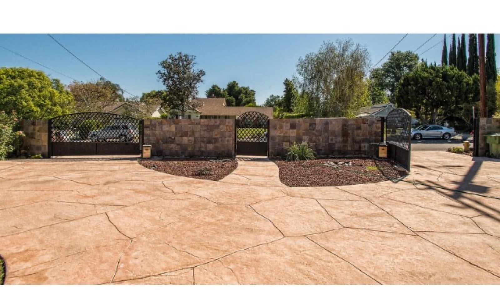 Mediterranean Woodland Hills House — photo 1