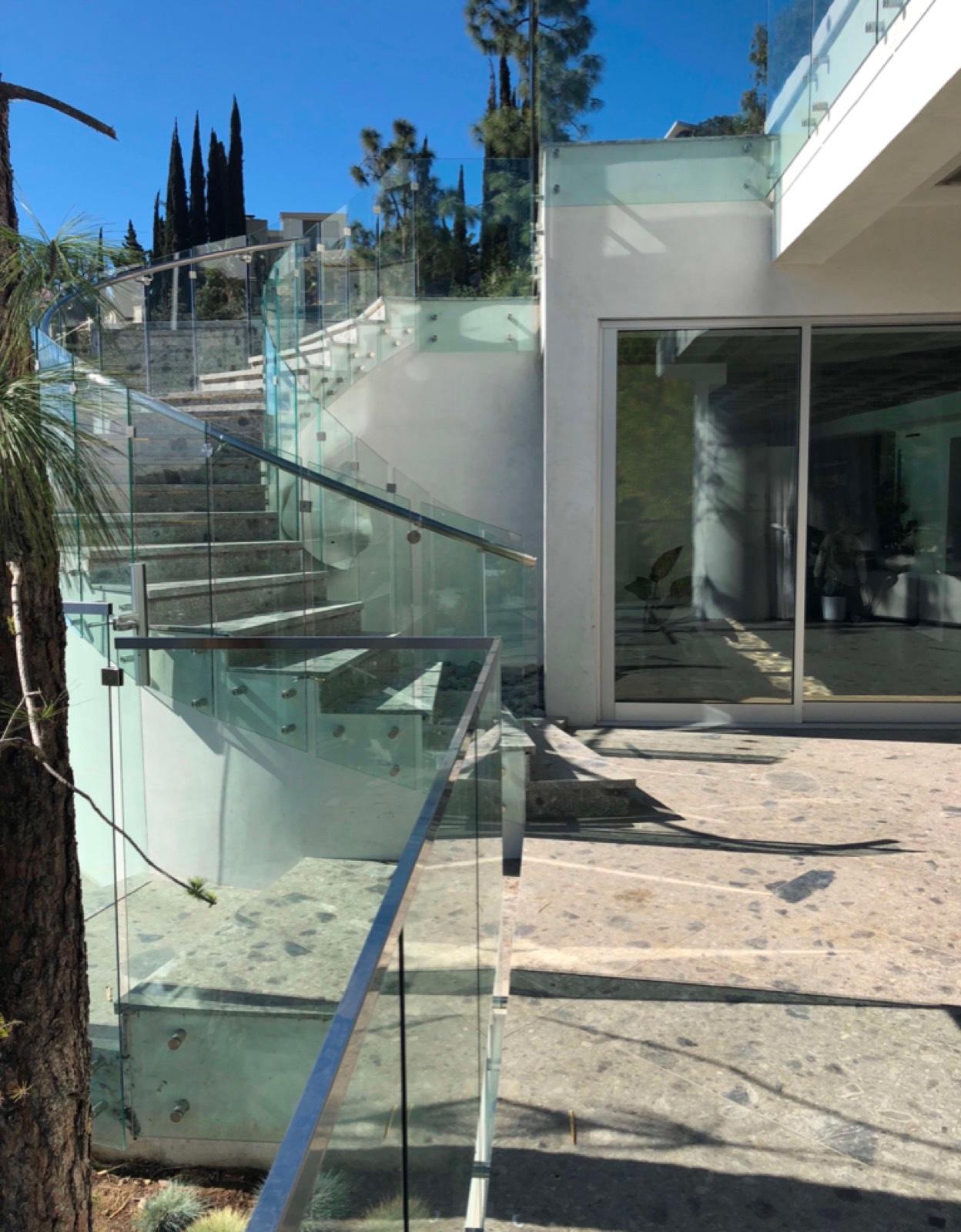 Mega Modern Mansion — photo 5