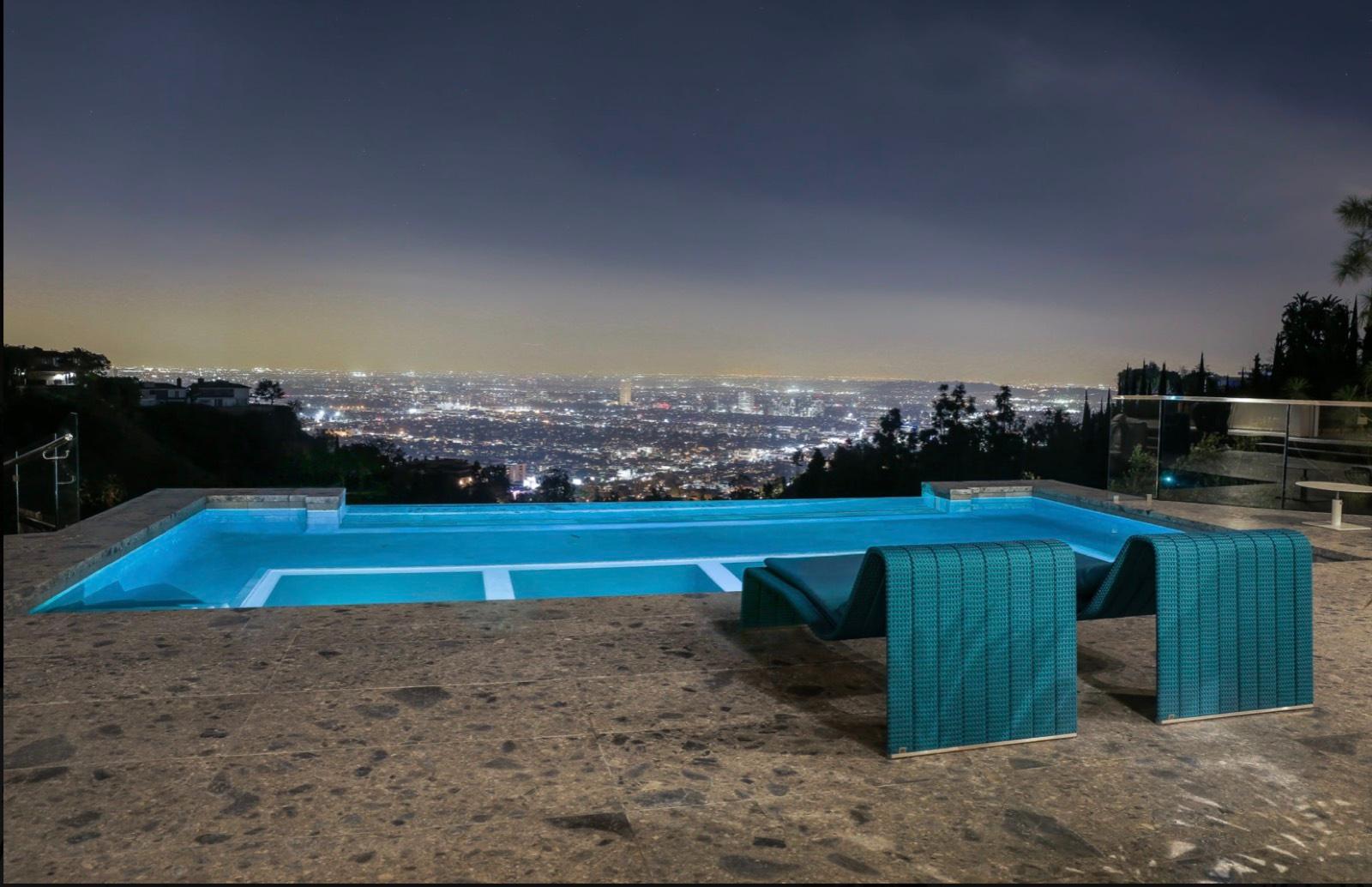 Mega Modern Mansion — photo 10