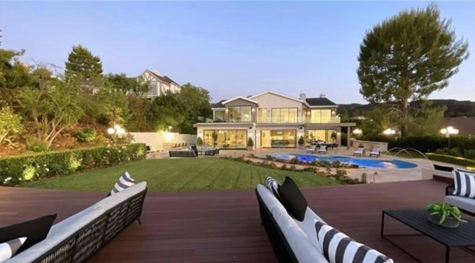 MH's Clean Valley View Home — photo 3