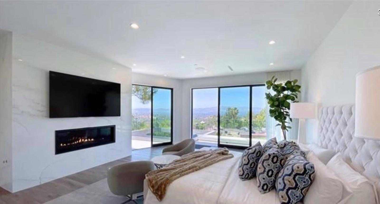 MH's Clean Valley View Home — photo 11