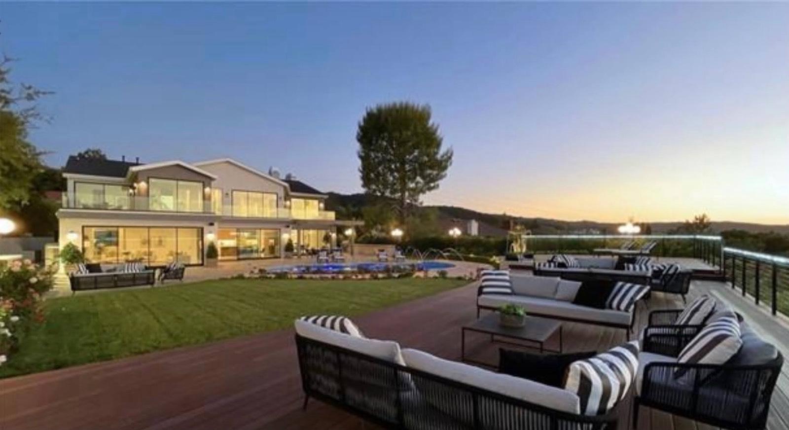 MH's Clean Valley View Home — photo 4
