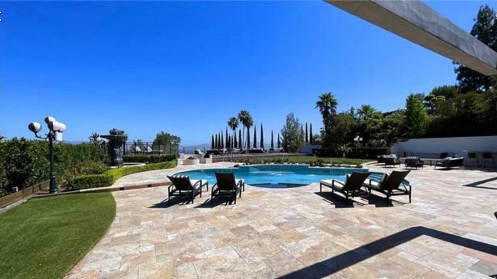 MH's Clean Valley View Home — photo 7