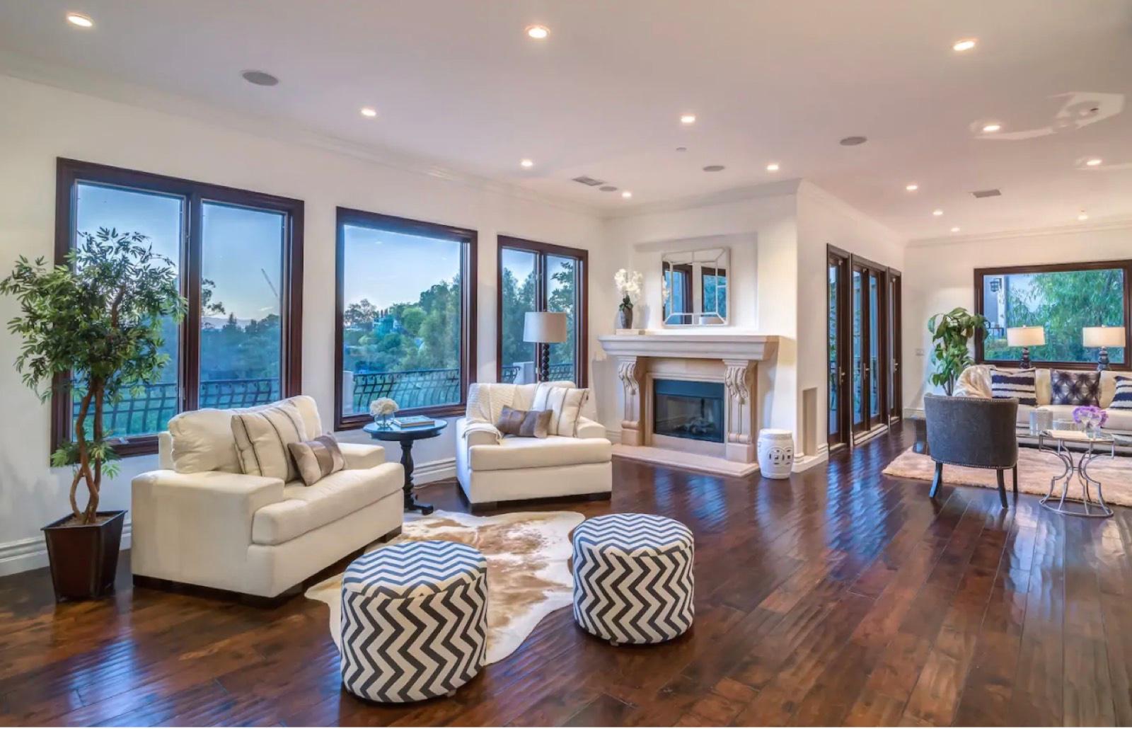 Michael's Celebrity View Home — photo 3