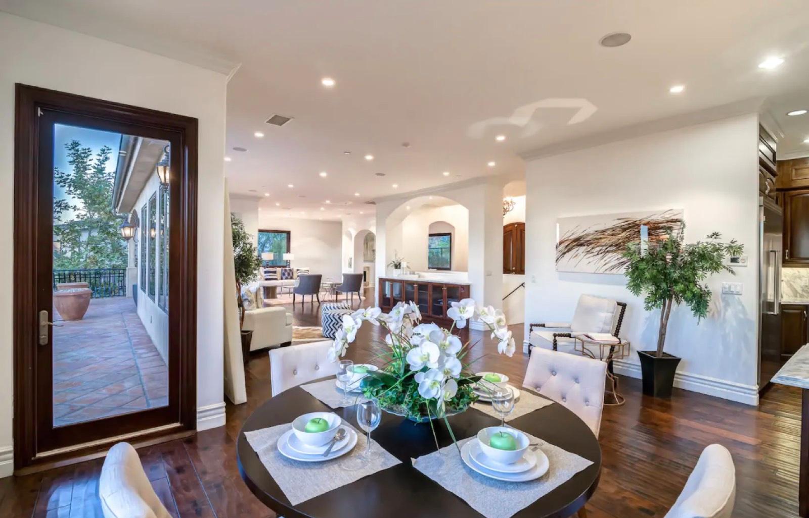 Michael's Celebrity View Home — photo 11