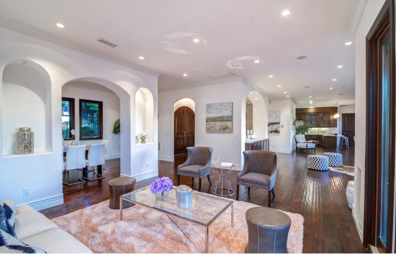 Michael's Celebrity View Home — photo 4