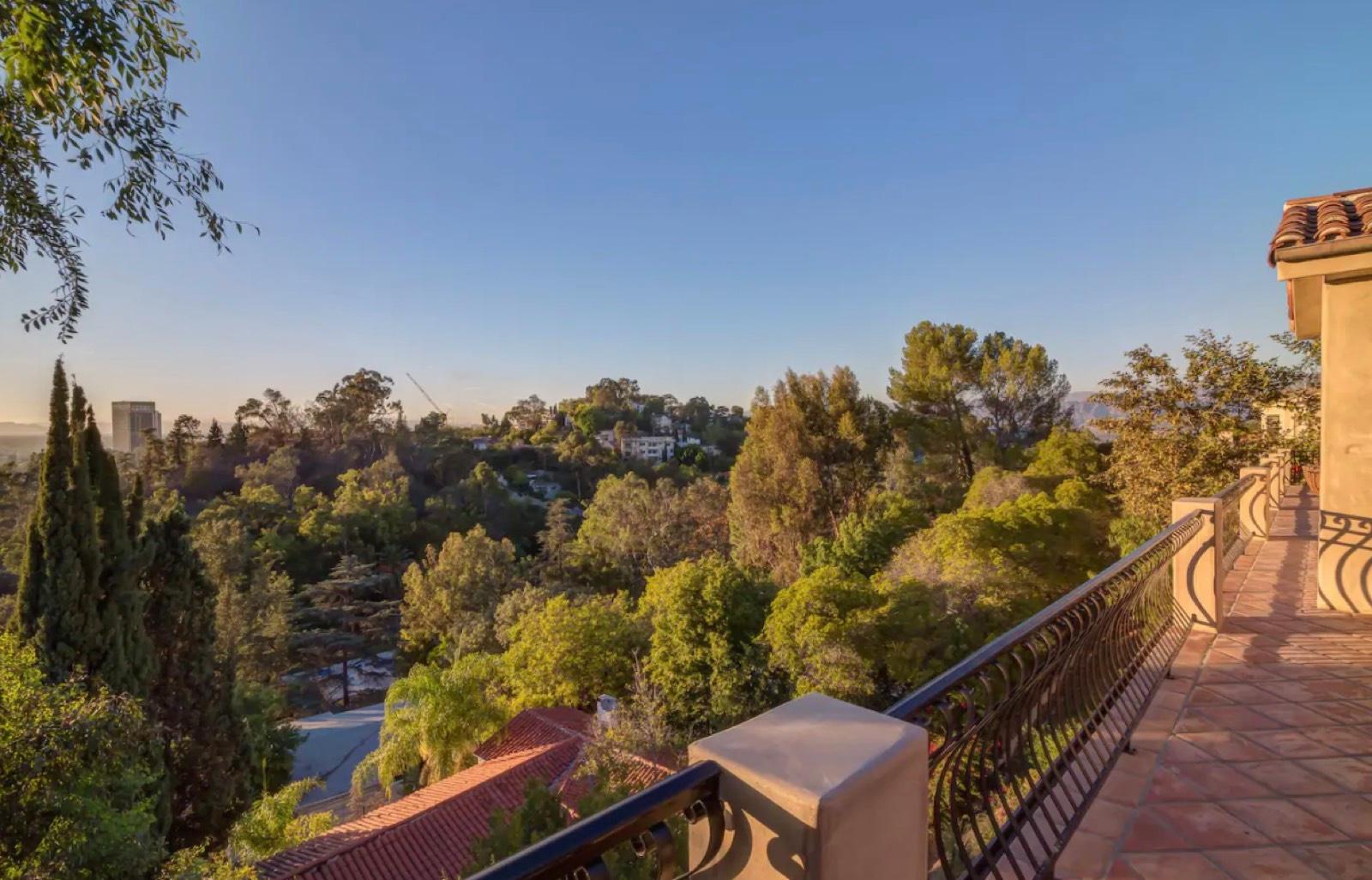 Michael's Celebrity View Home — photo 7