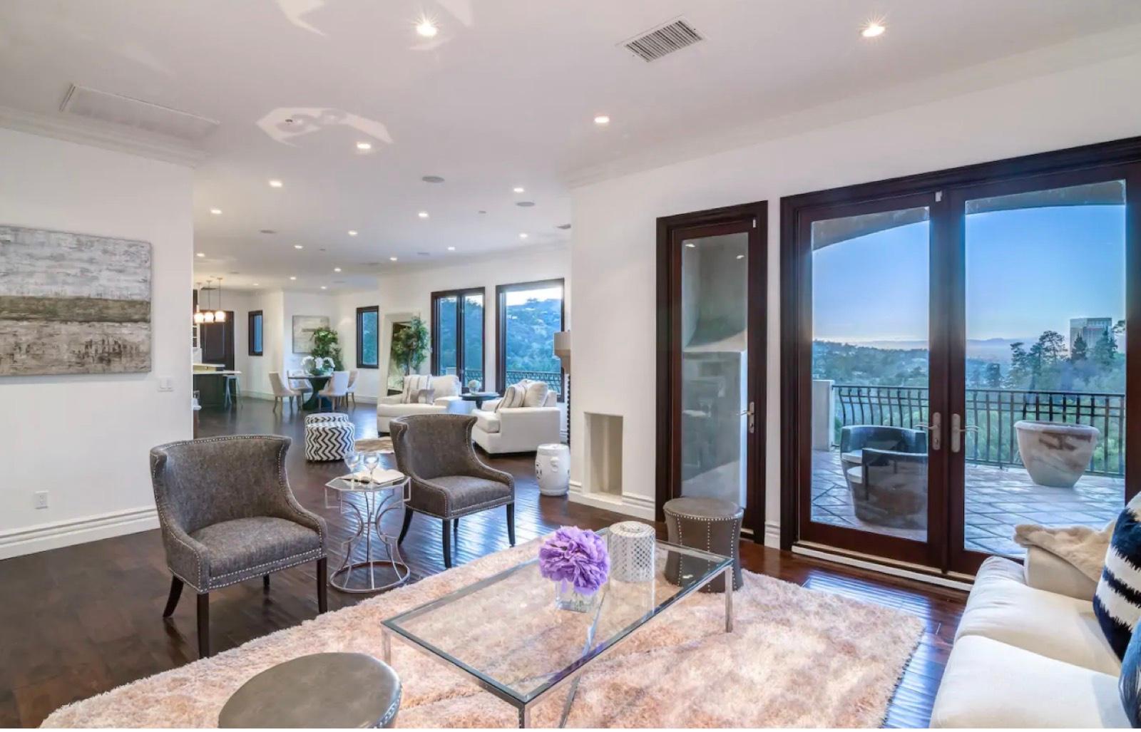 Michael's Celebrity View Home — photo 10