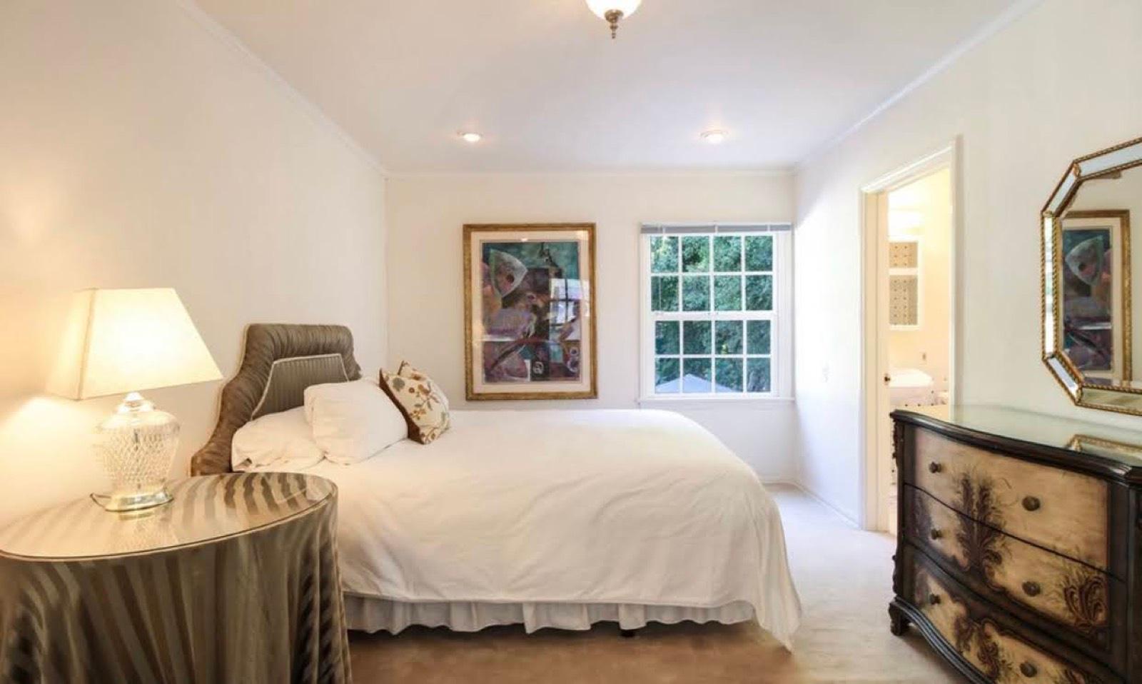 MJ Coldwater Mansion — photo 11