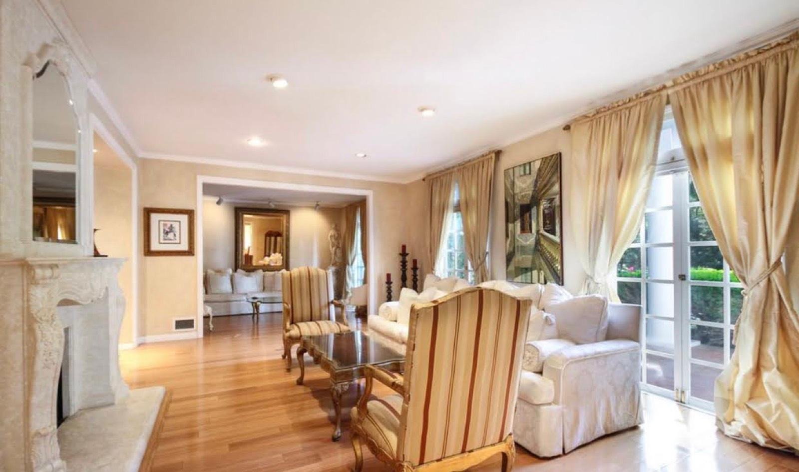 MJ Coldwater Mansion — photo 4
