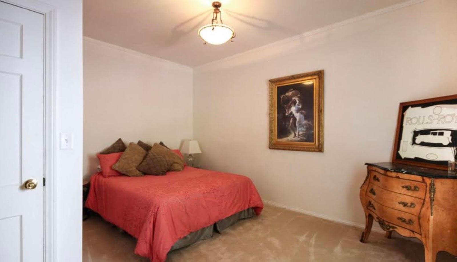 MJ Coldwater Mansion — photo 9