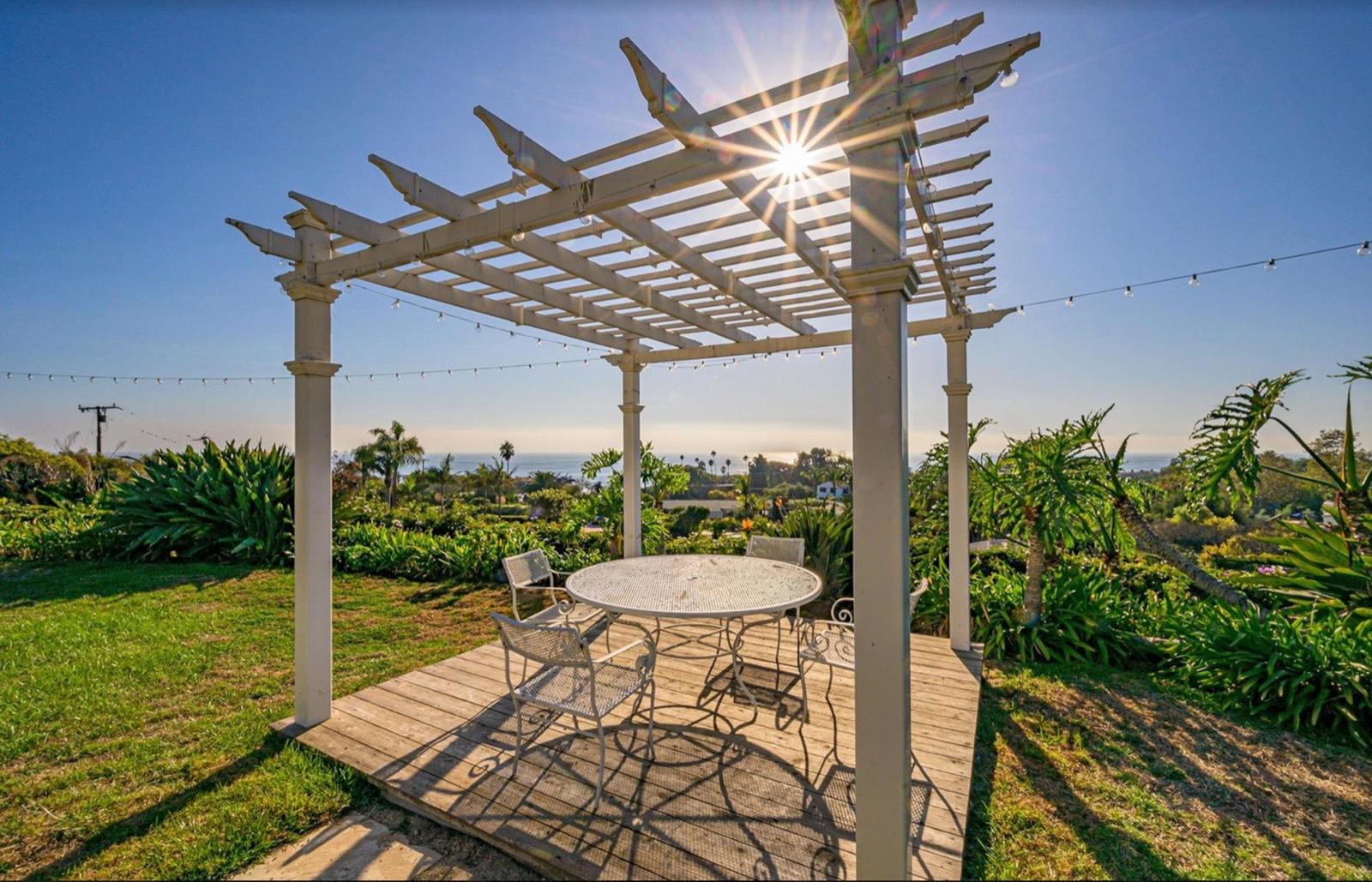 MJ S Malibu Morning Home — photo 4