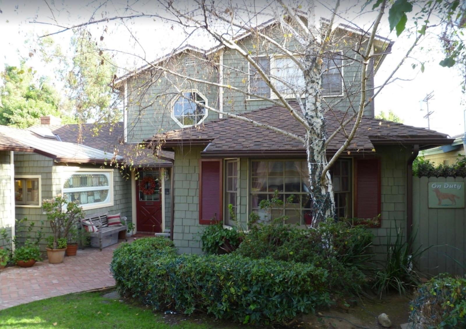 MJ's Traditonal Bungalow — photo 1