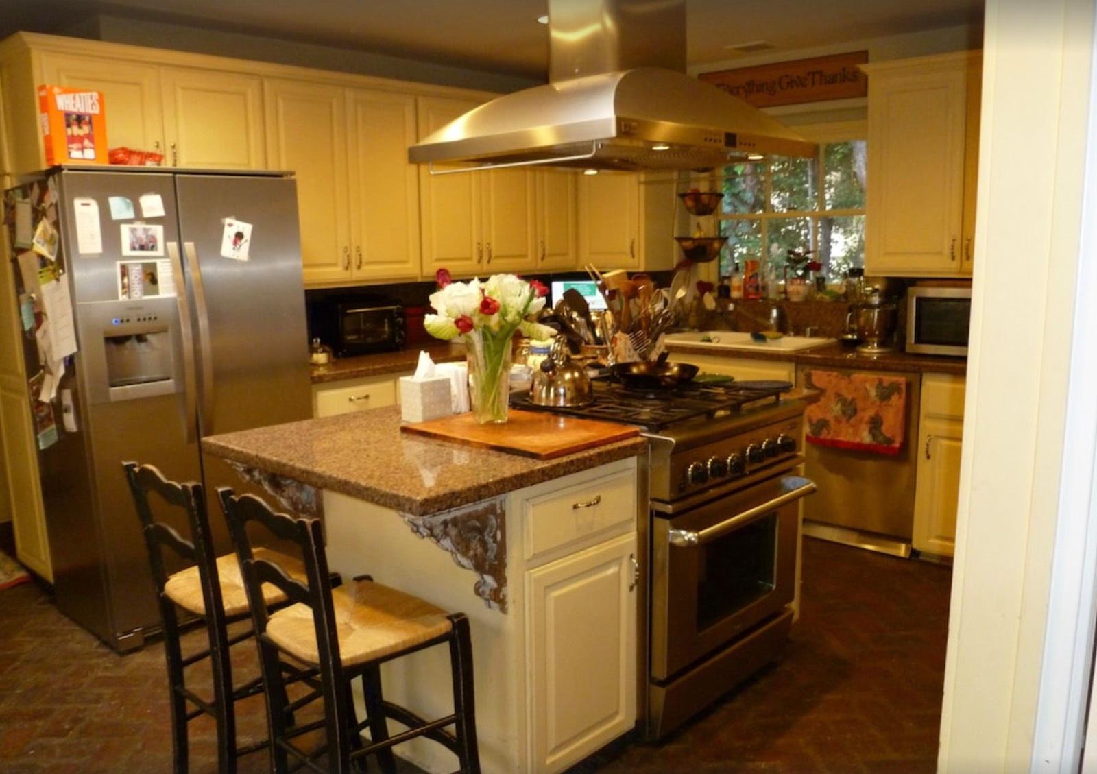 MJ's Traditonal Bungalow — photo 4