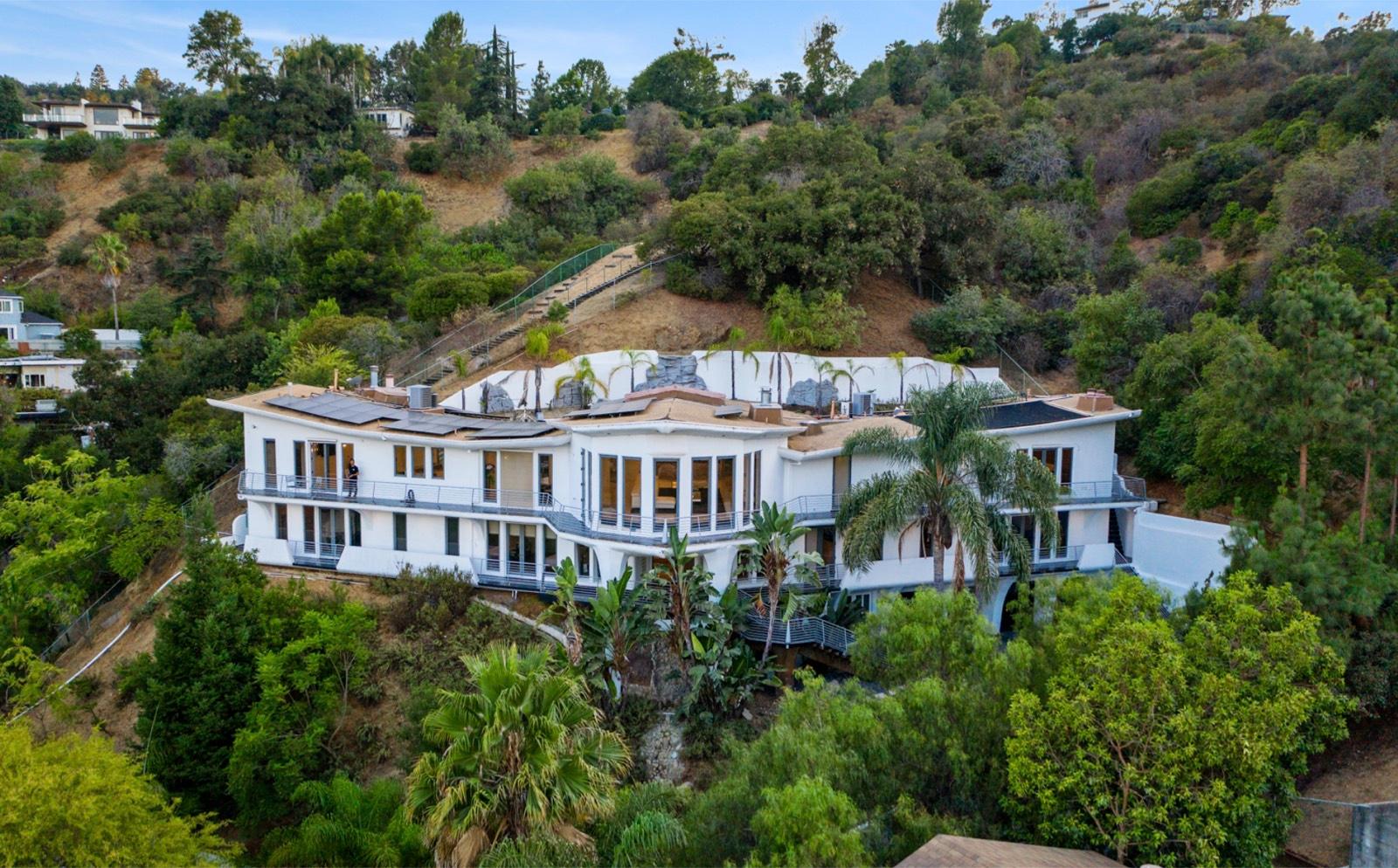MJ's Hollywood Wings Home — photo 1