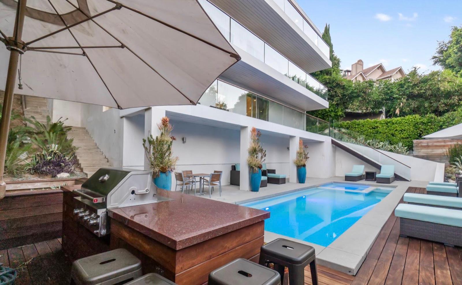 MJ's Sunset Plaza Villa — photo 3