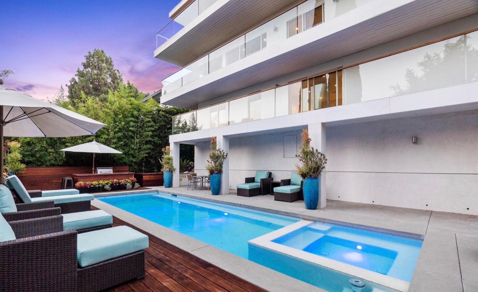 MJ's Sunset Plaza Villa — photo 4