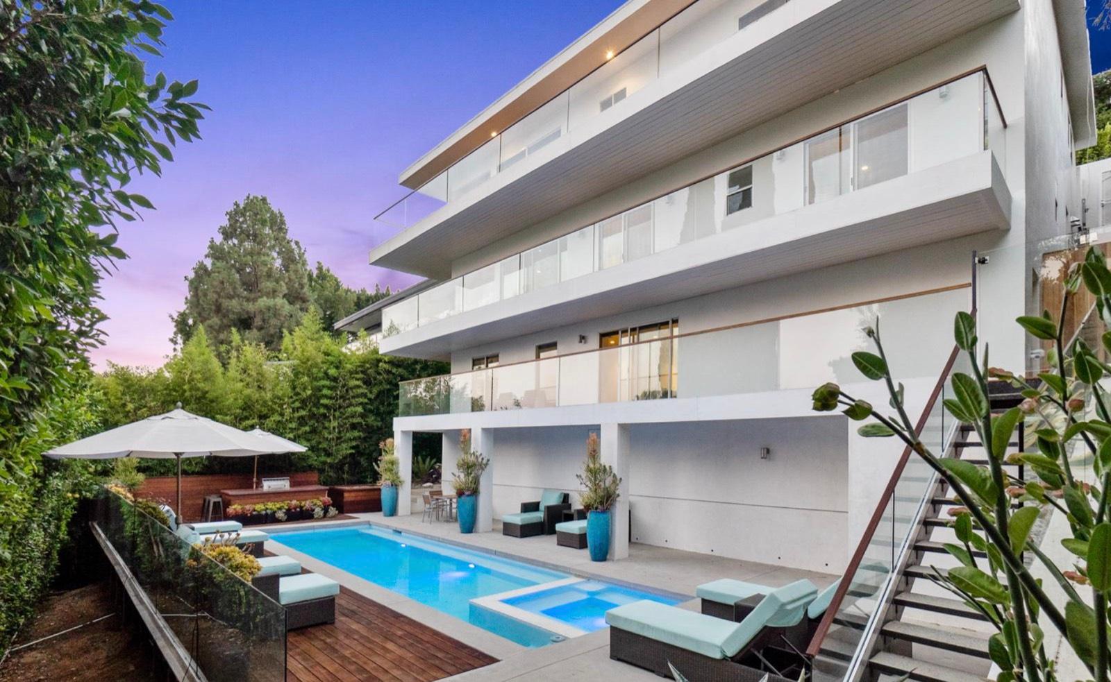 MJ's Sunset Plaza Villa — photo 9