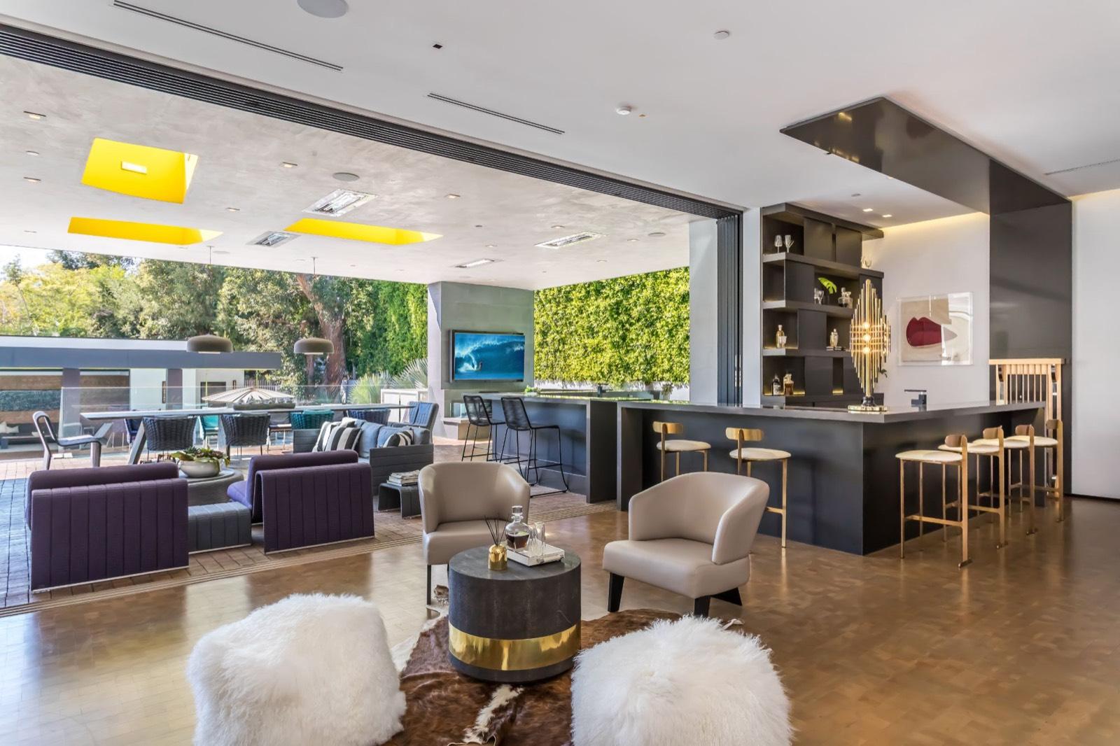 MJ's Unique Modern Palace — photo 5