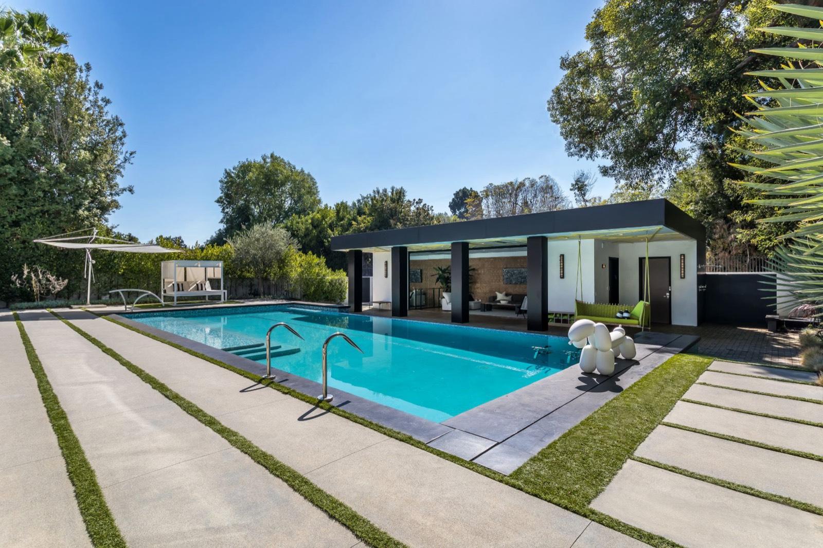 MJ's Unique Modern Palace — photo 8