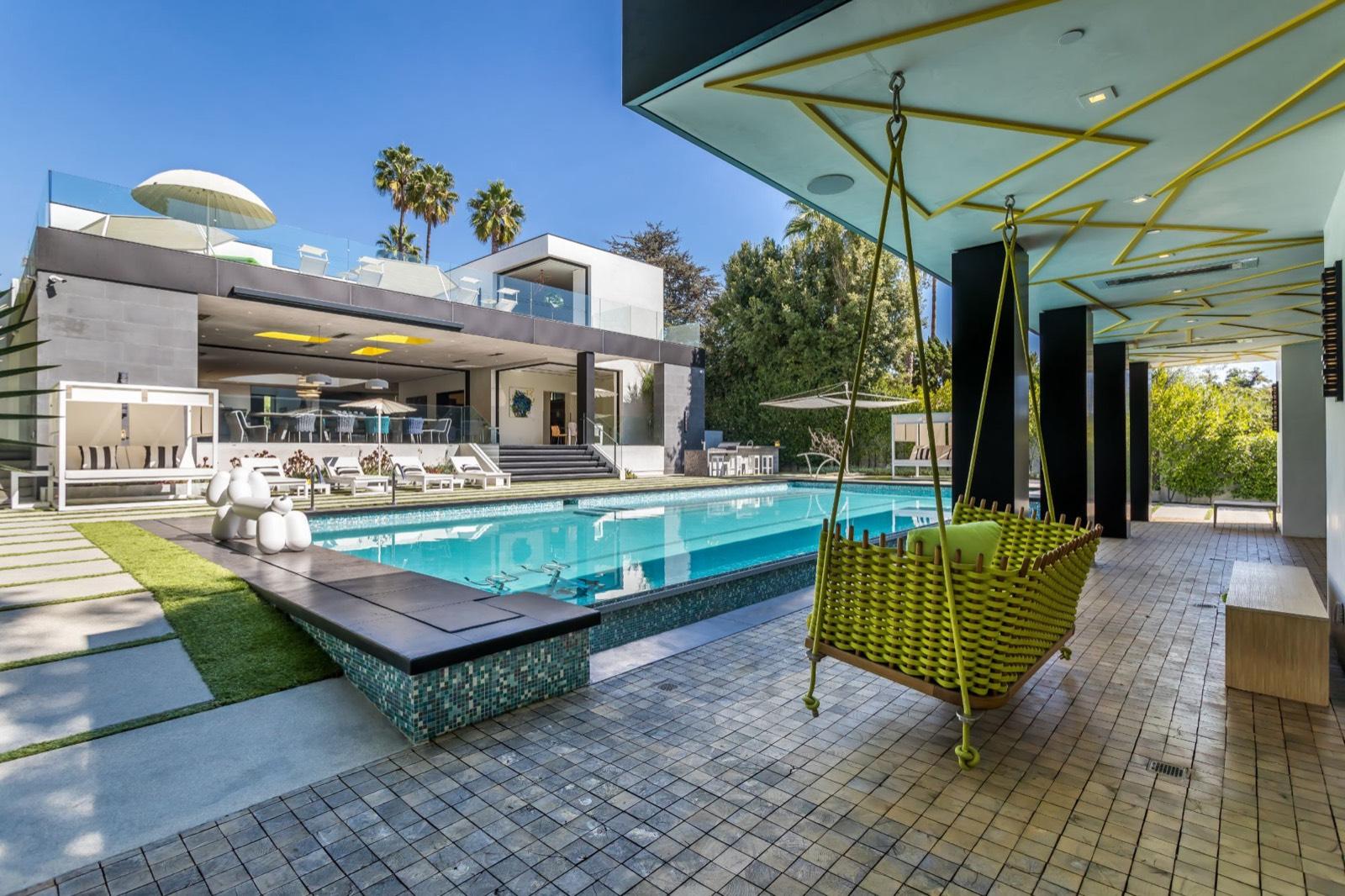 MJ's Unique Modern Palace — photo 9