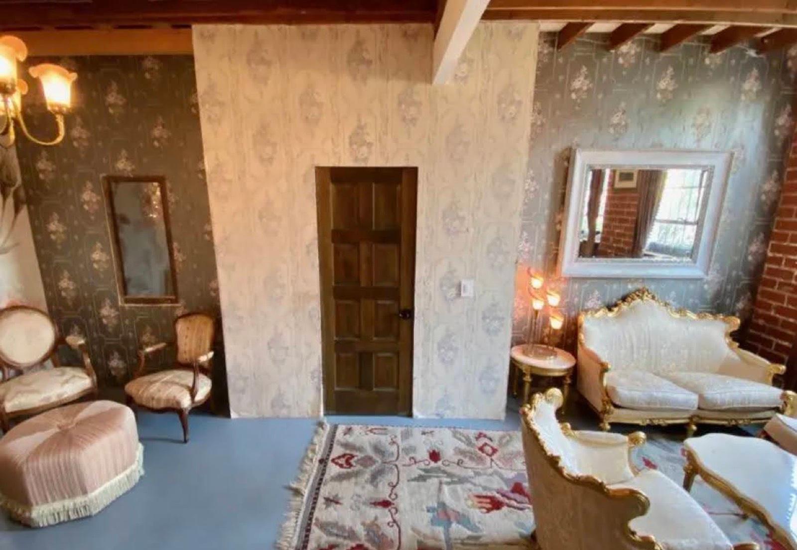 MJ'S Victorian Big Warehouse- — photo 5