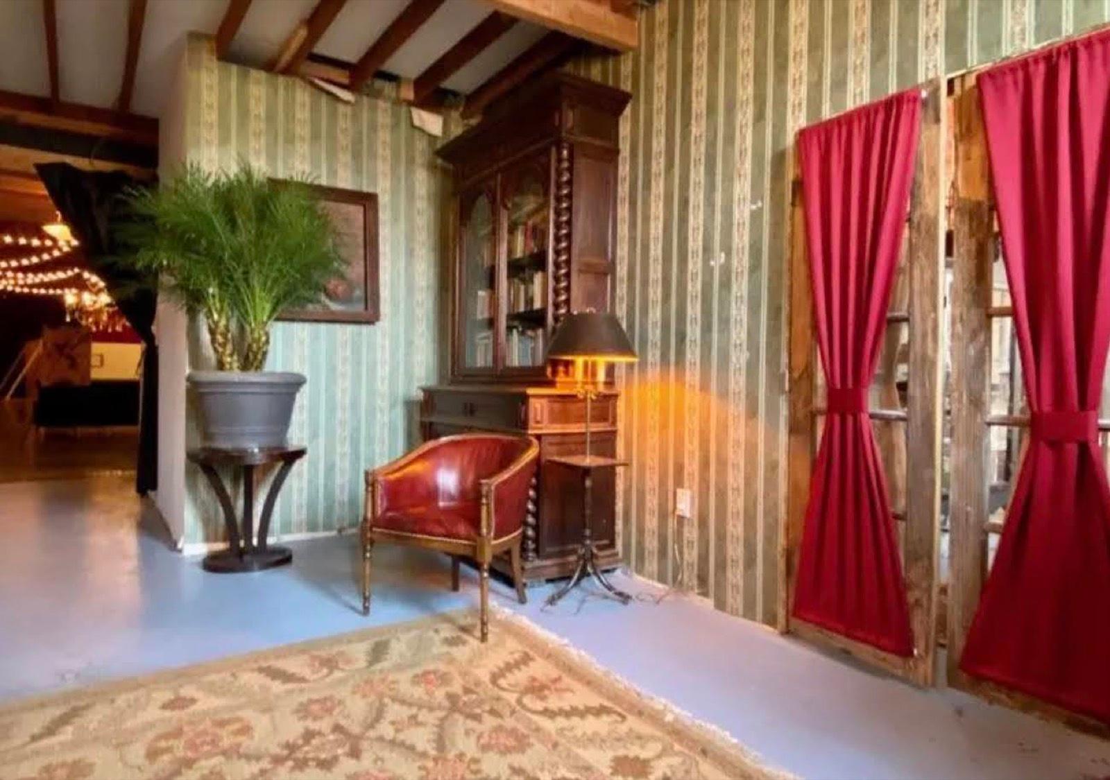 MJ'S Victorian Big Warehouse- — photo 10