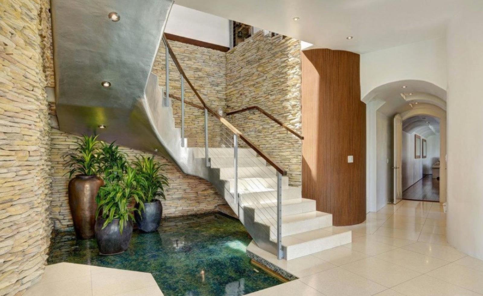 MJ's Wings Mansion — photo 11