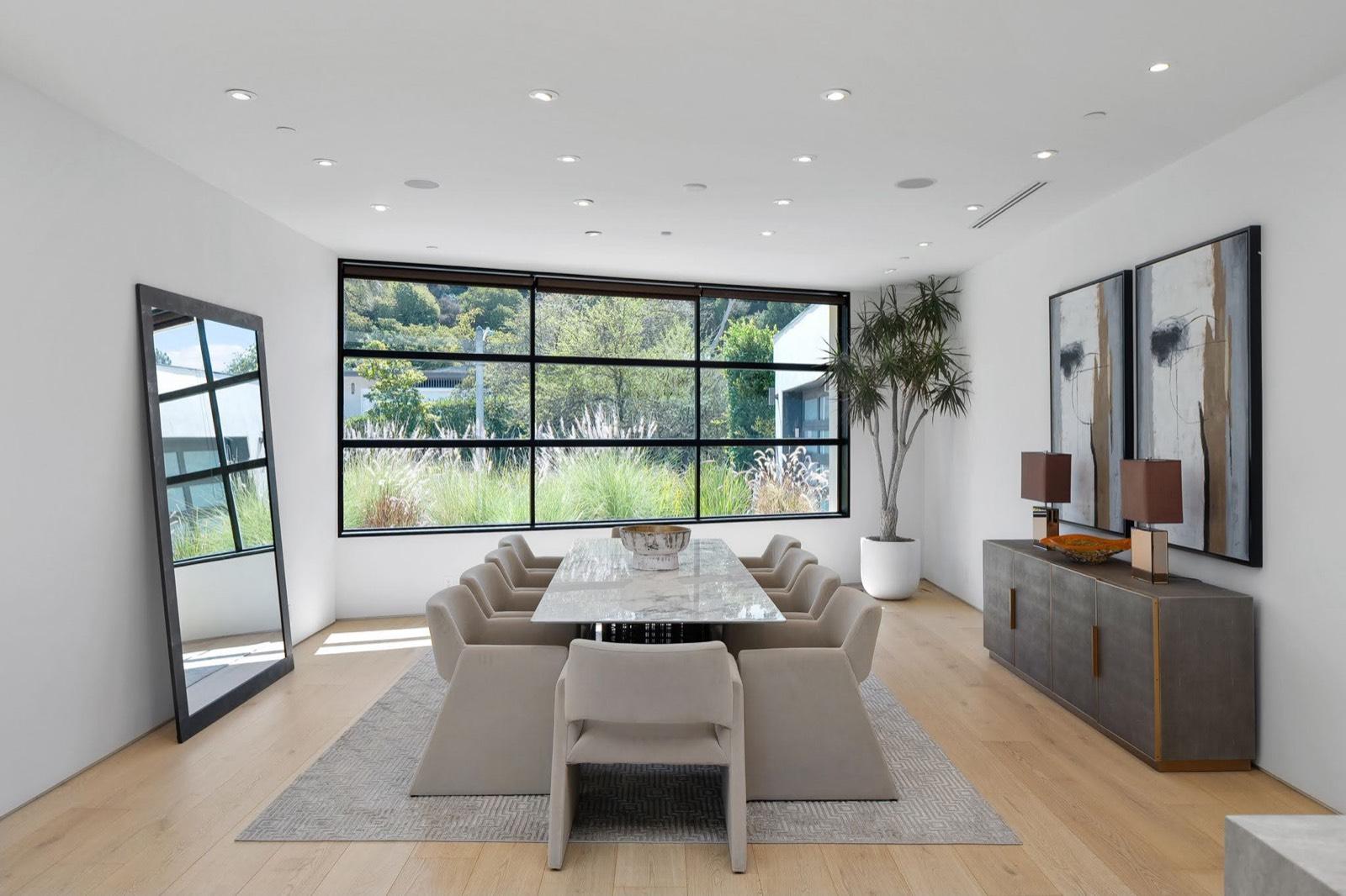 Modern Castle mansion — photo 7