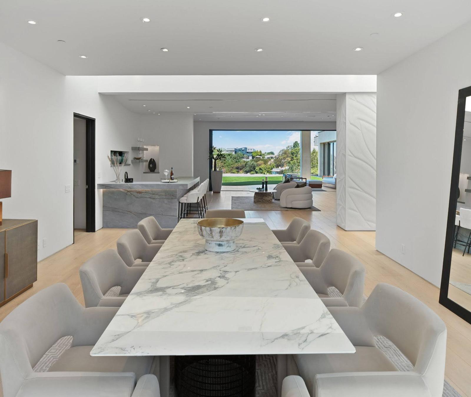 Modern Castle mansion — photo 10
